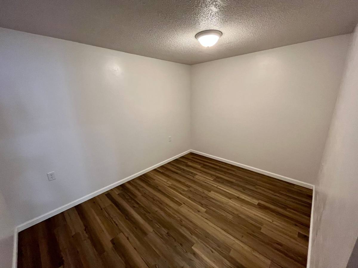 Apartment for rent at 1005 E Grand Ave, Cuba, MO 65453
