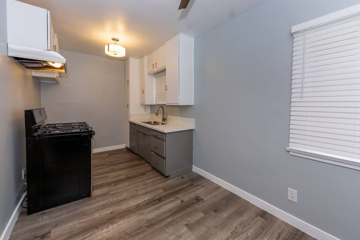 Apartment for rent at 1430 Chestnut Ave, Long Beach, CA 90813
