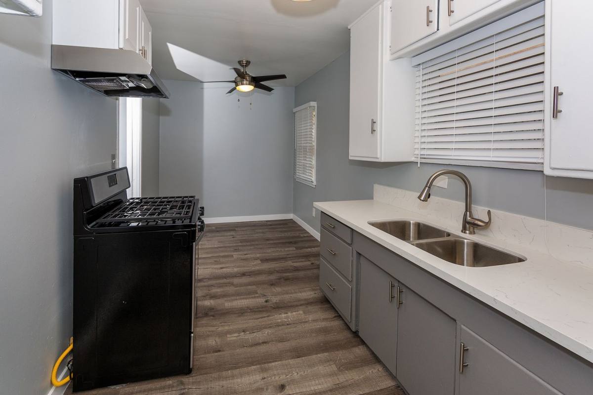 Apartment for rent at 1430 Chestnut Ave, Long Beach, CA 90813