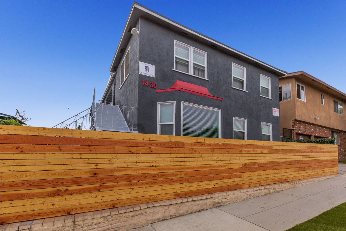 Apartment for rent at 1430 Chestnut Ave, Long Beach, CA 90813