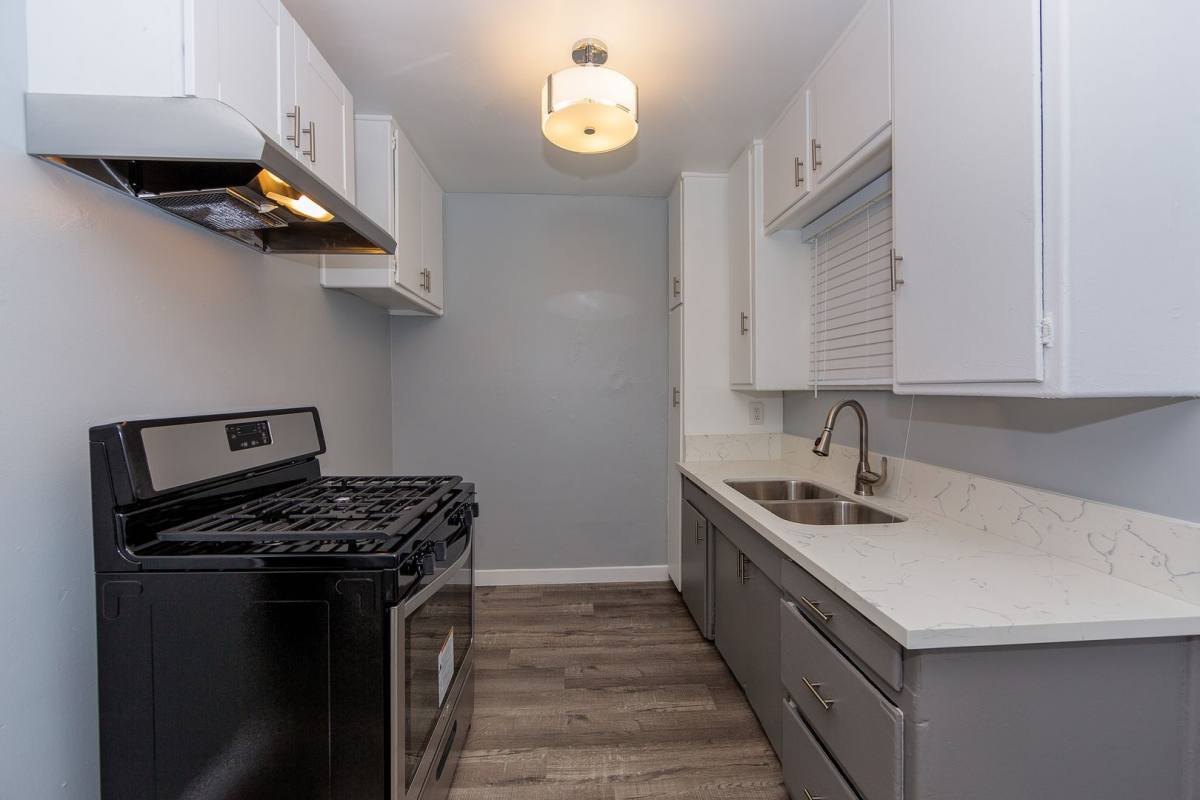 Apartment for rent at 1430 Chestnut Ave, Long Beach, CA 90813