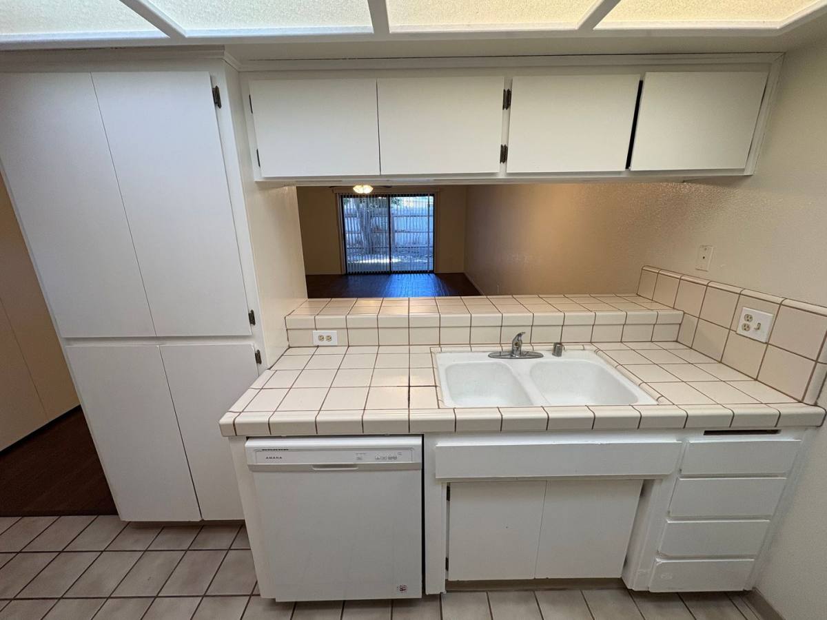 Condo for rent at 4731 W School Ave, Visalia, CA 93291
