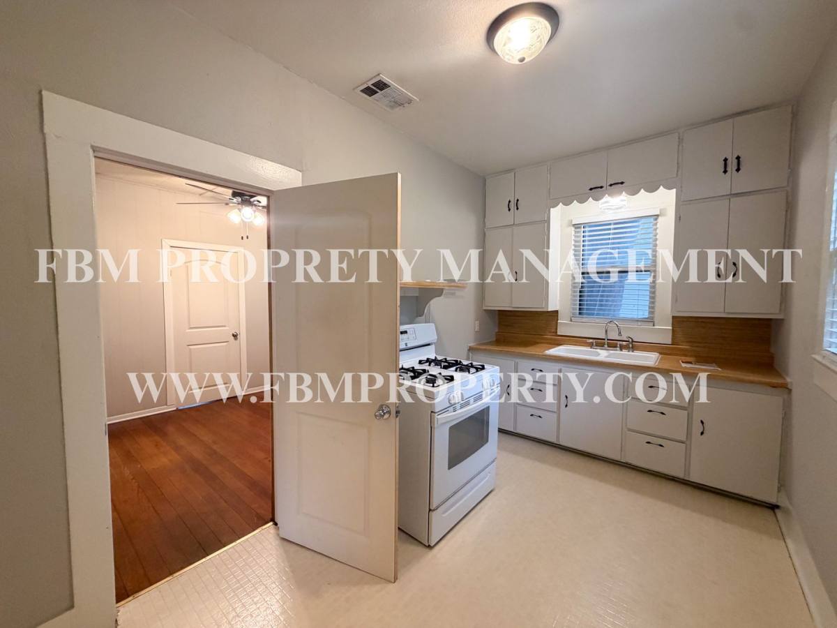 House for rent at 205 W Gilmer St, Ennis, TX 75119
