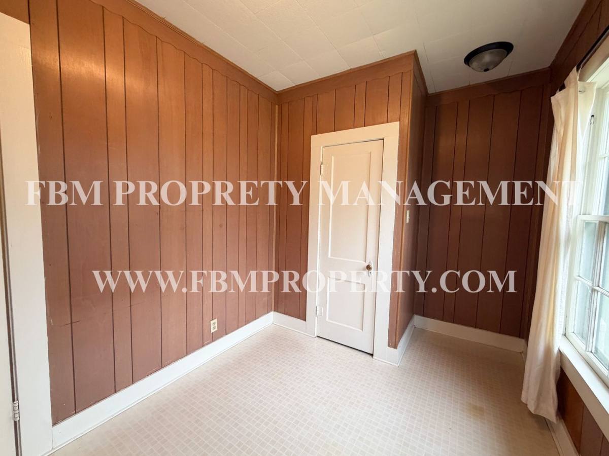 House for rent at 205 W Gilmer St, Ennis, TX 75119