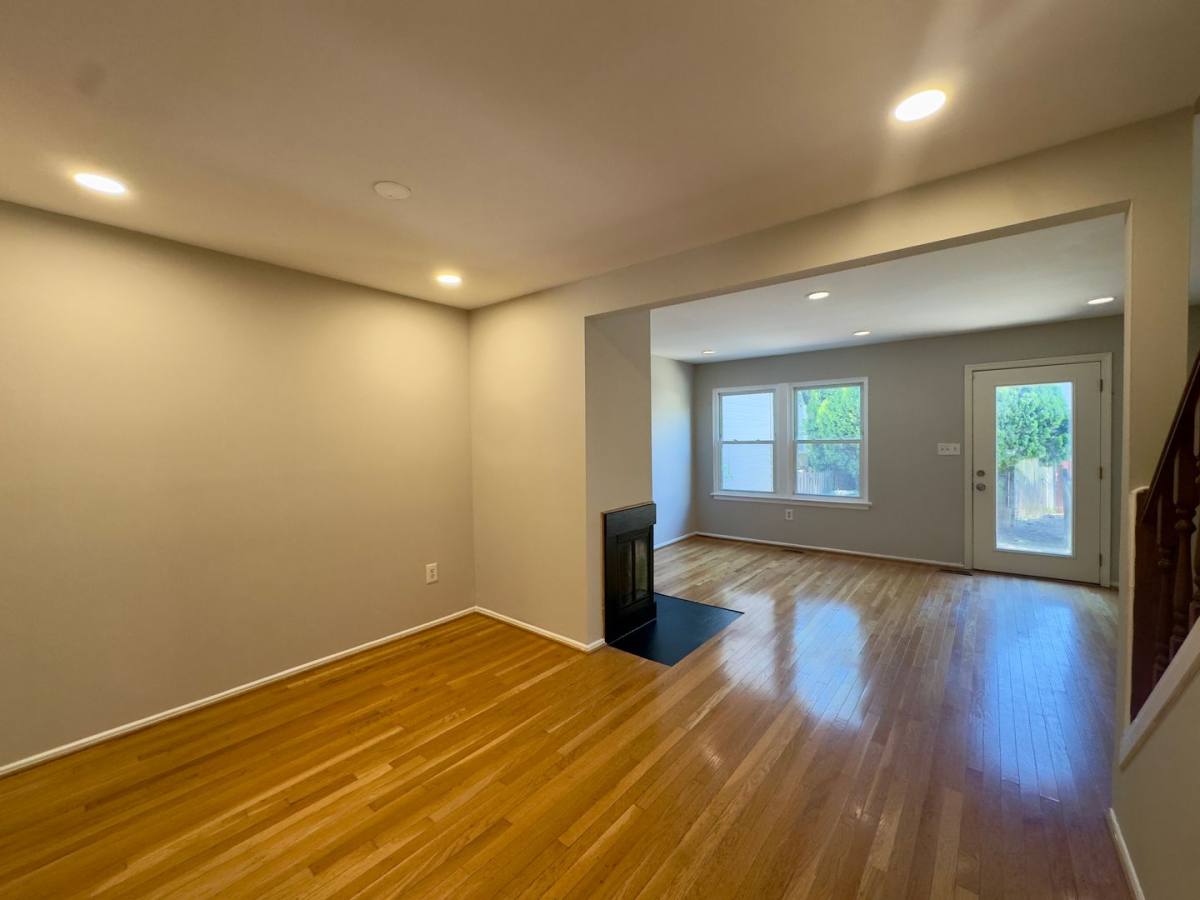 Townhouse for rent at 812 S Paca St, Baltimore, MD 21230