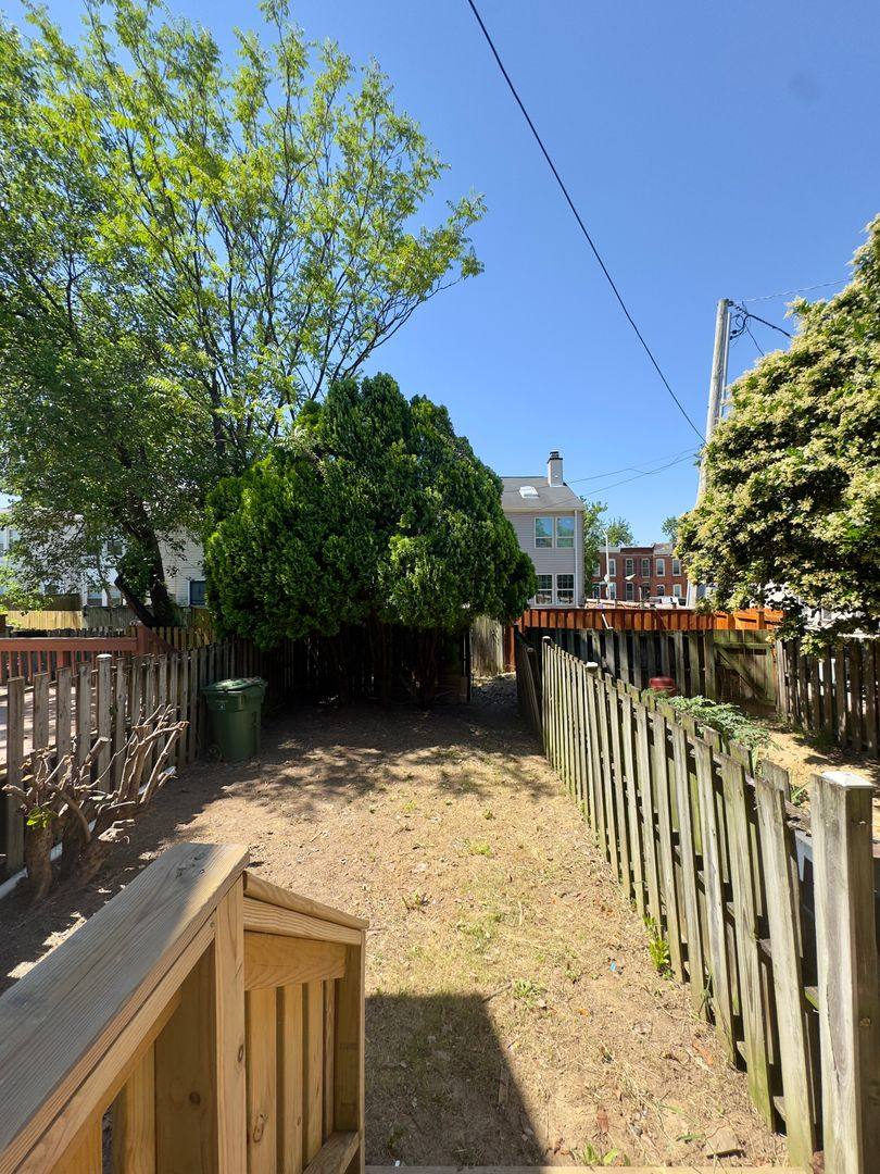 Townhouse for rent at 812 S Paca St, Baltimore, MD 21230