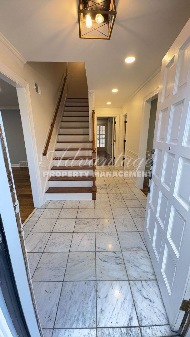 House for rent at 7253 Stamford Dr, Germantown, TN 38138