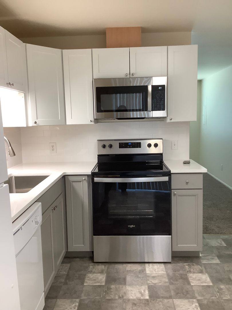 Apartment for rent at 1054 Callahan Dr, Bremerton, WA 98310