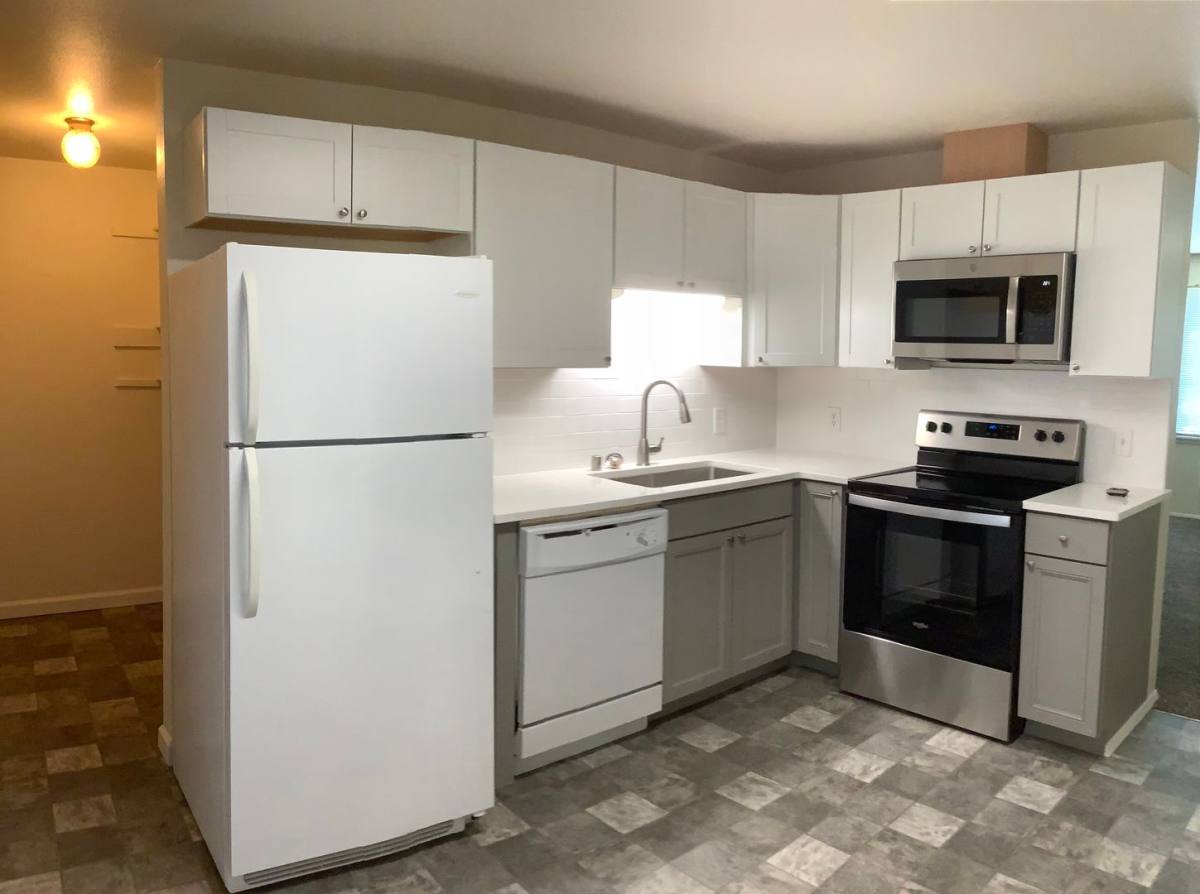 Apartment for rent at 1054 Callahan Dr, Bremerton, WA 98310