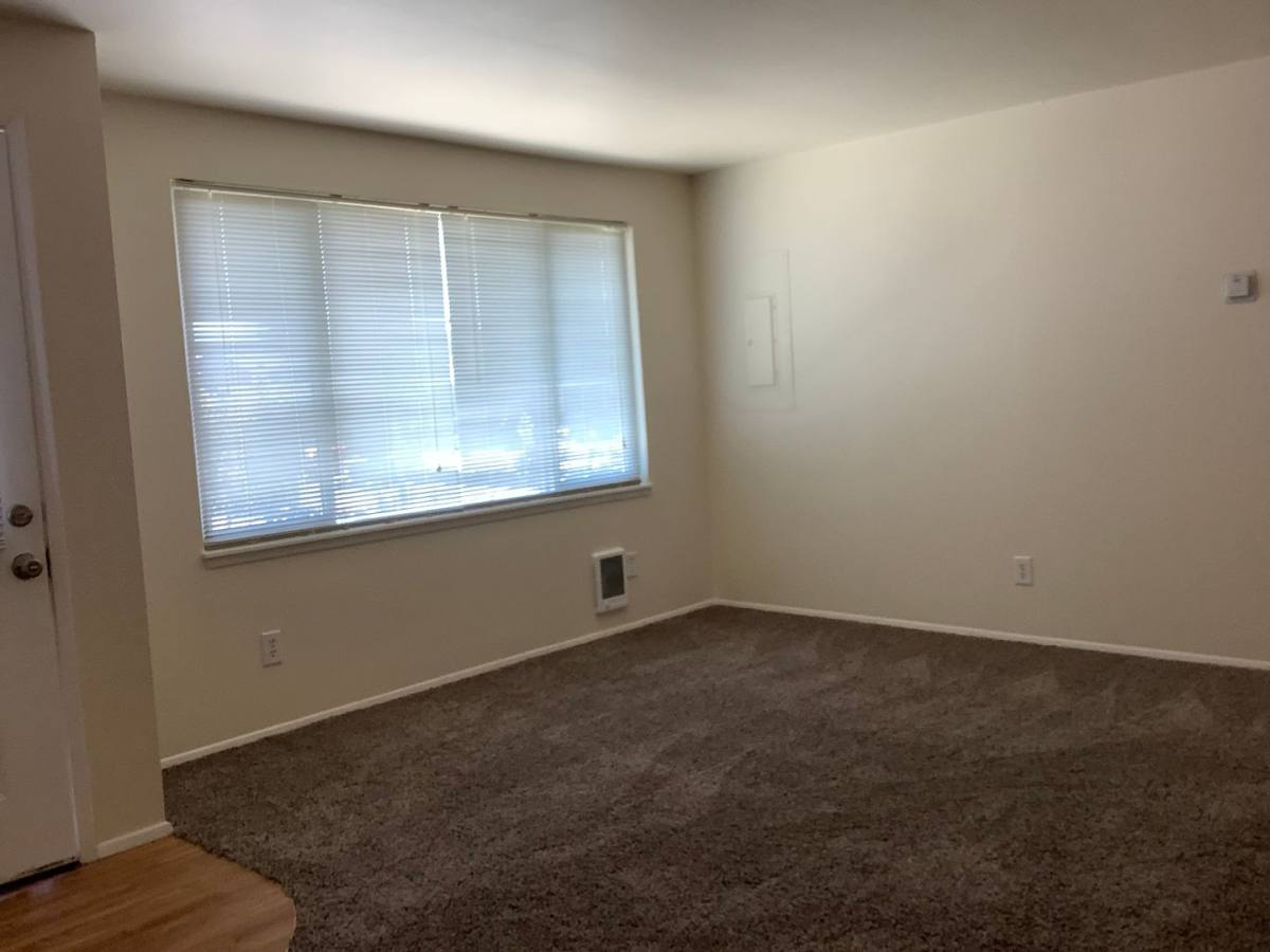 Apartment for rent at 1054 Callahan Dr, Bremerton, WA 98310