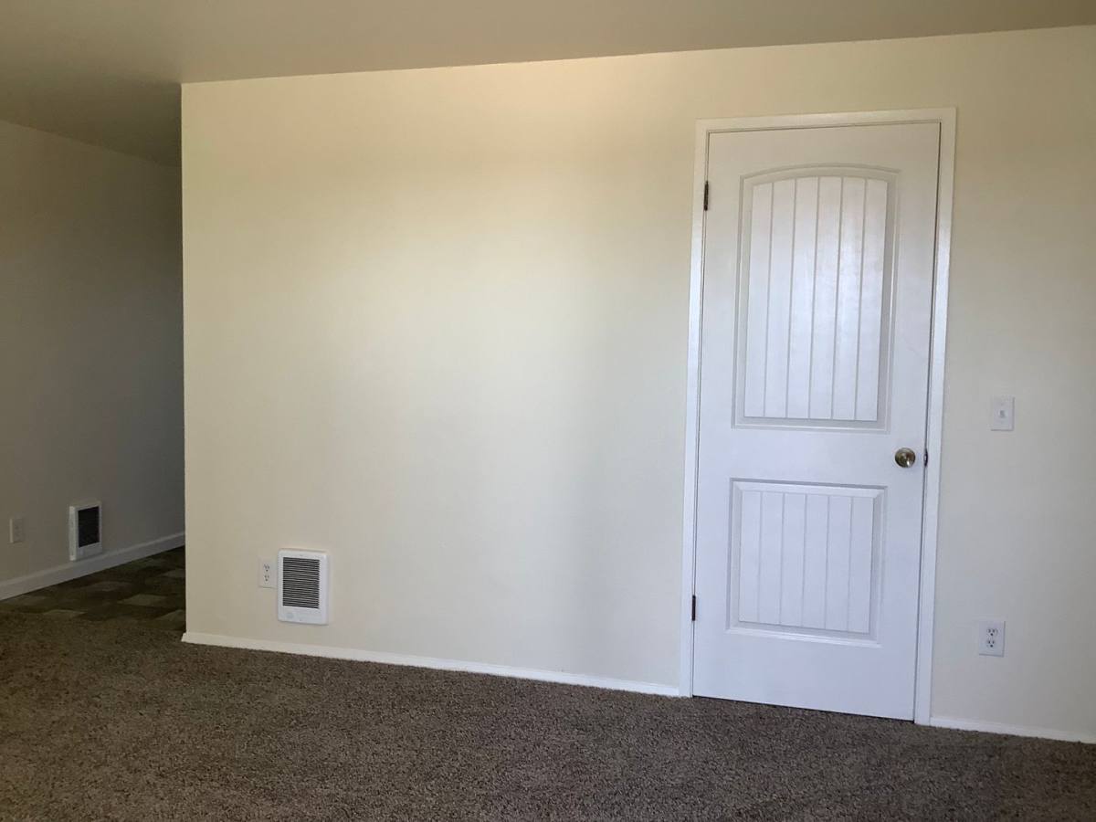 Apartment for rent at 1054 Callahan Dr, Bremerton, WA 98310