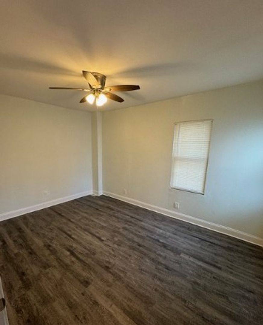 House for rent at 122 N 13th St, Easton, PA 18042