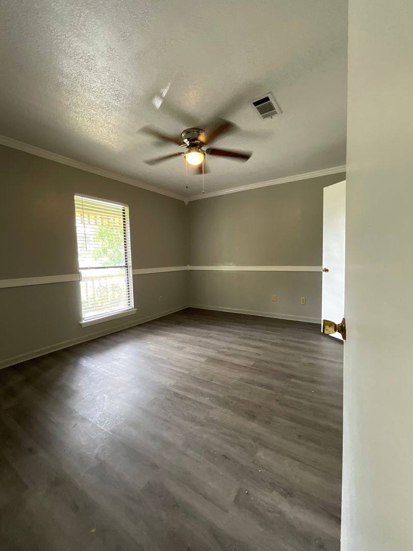 House for rent at 400 S Seventh St, Leesville, LA 71446