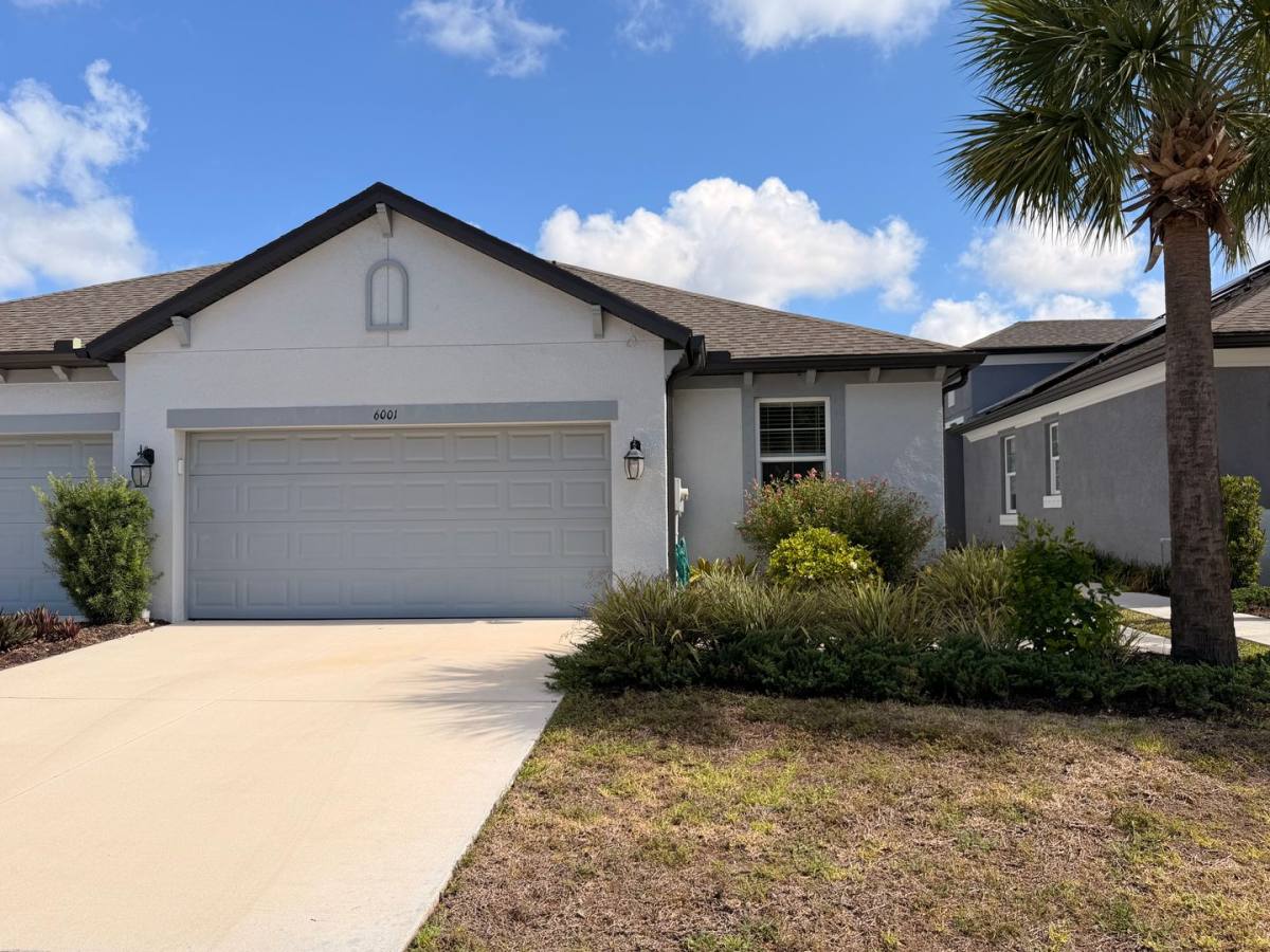 House for rent at 6001 Fiore Dr, Bradenton, FL 34208