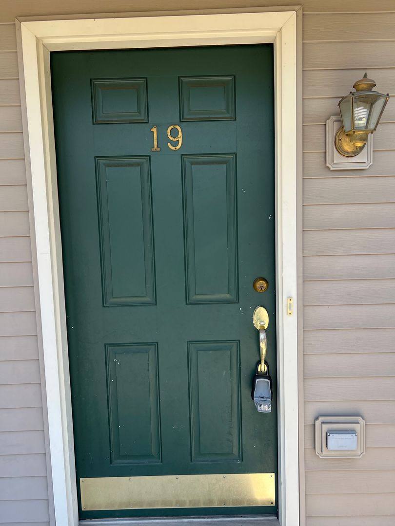 Apartment for rent at 18-21 Eastwick Lane, Carlisle, PA 17015