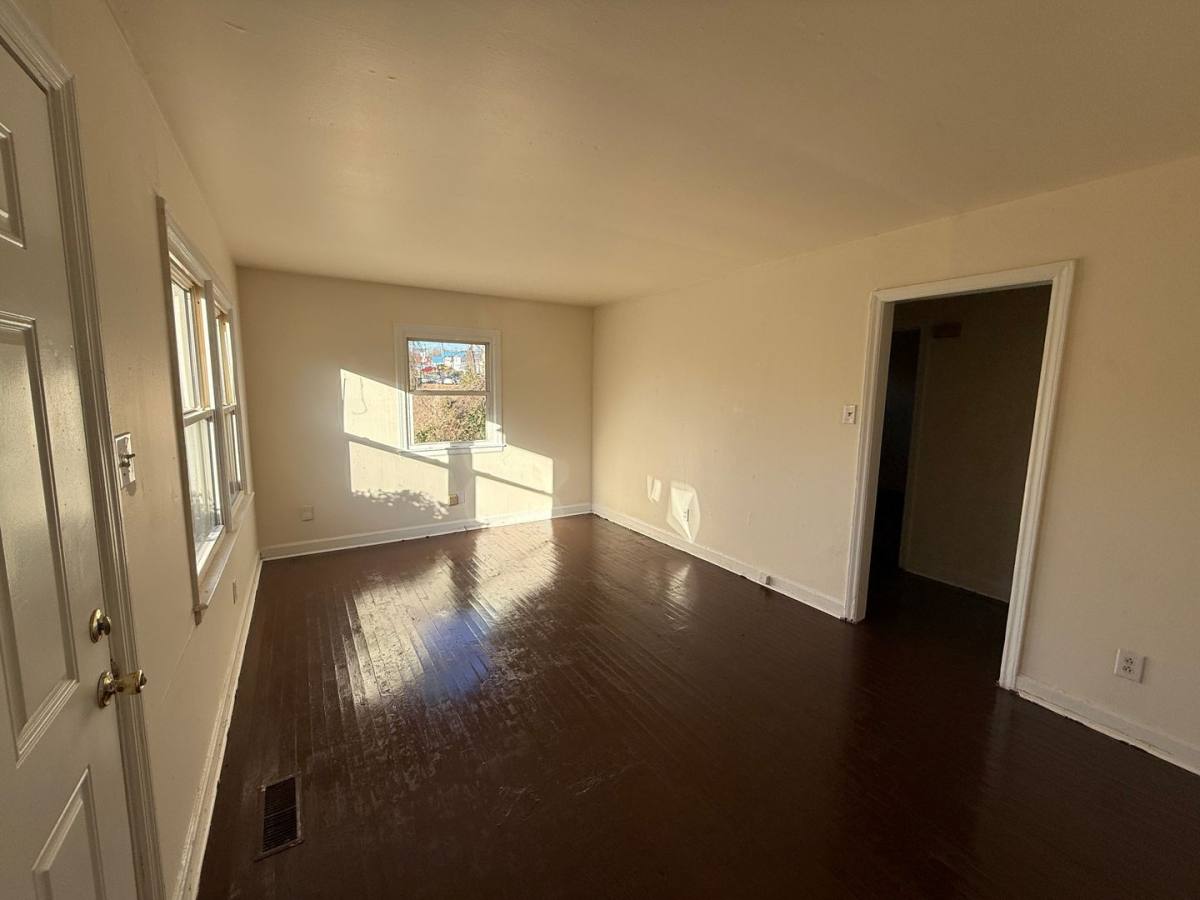 House for rent at 1520 Effingham Rd, Charlotte, NC 28208