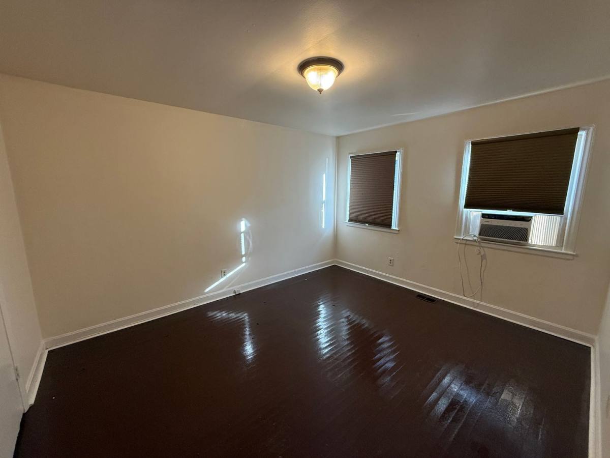 House for rent at 1520 Effingham Rd, Charlotte, NC 28208
