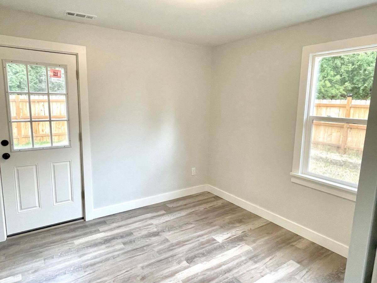 House for rent at 3219 SE 119th Ave, Portland, OR 97266