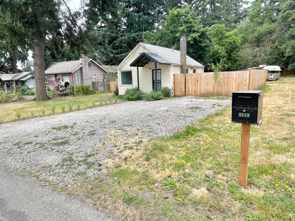 House for rent at 3219 SE 119th Ave, Portland, OR 97266