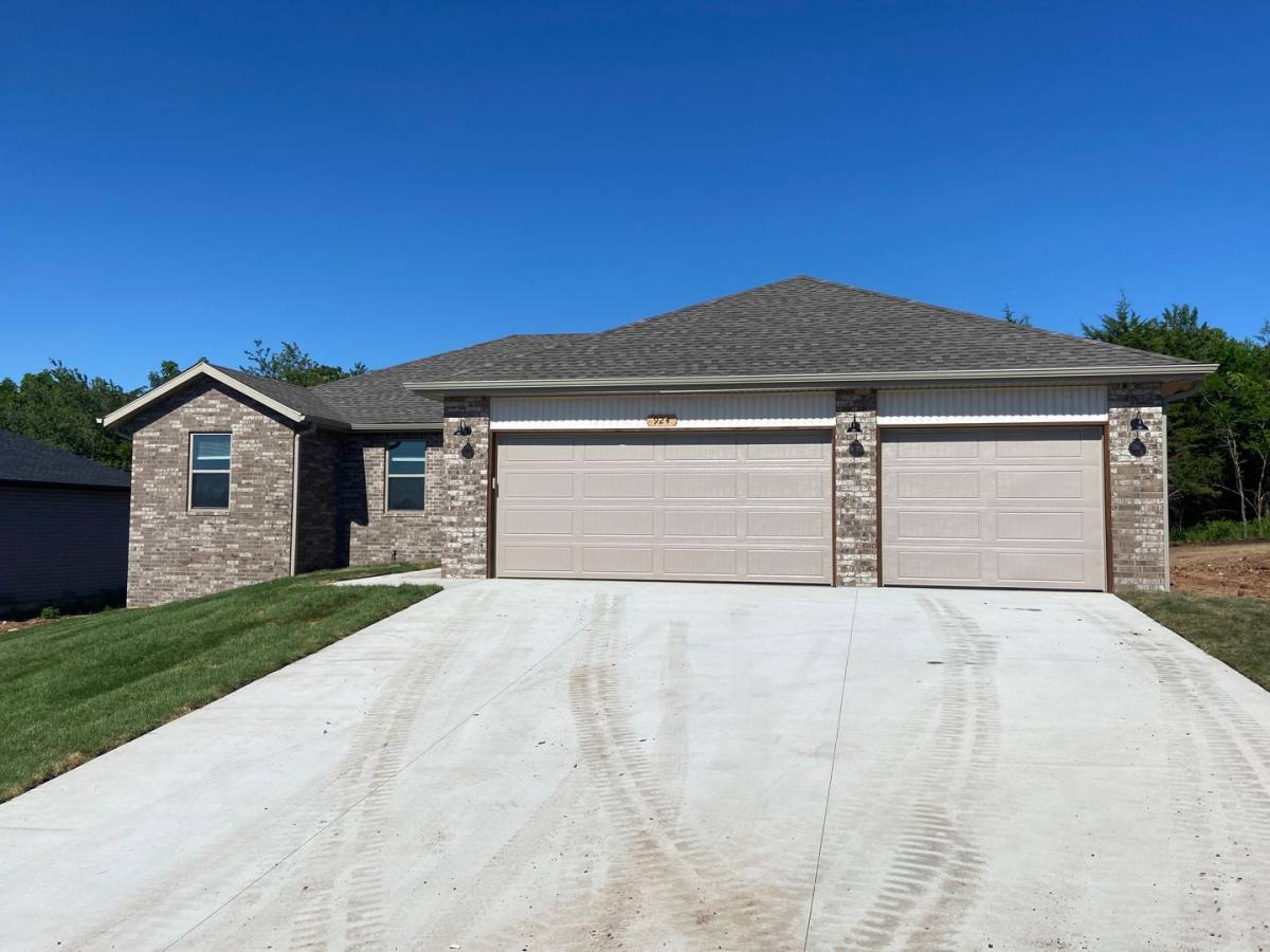House for rent at 924 S Berry, Willard, MO 65781