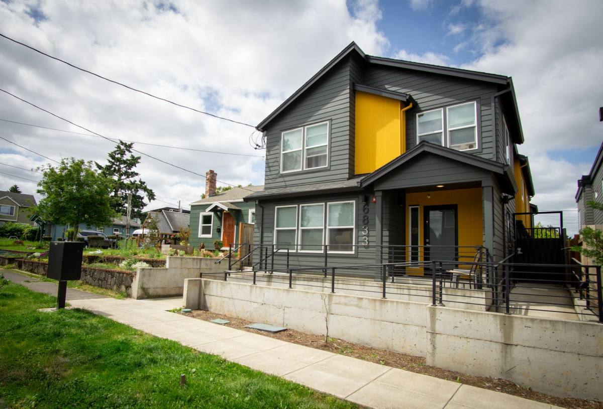 Townhouse for rent at 6833 N Montana Ave, Portland, OR 97217
