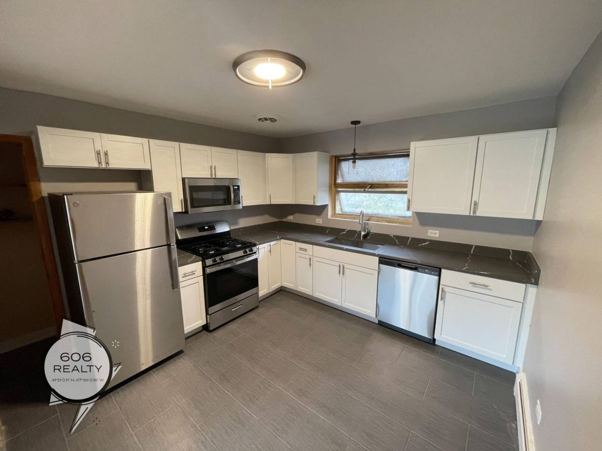 Apartment for rent at 3533 S Harlem Ave, Berwyn, IL 60402
