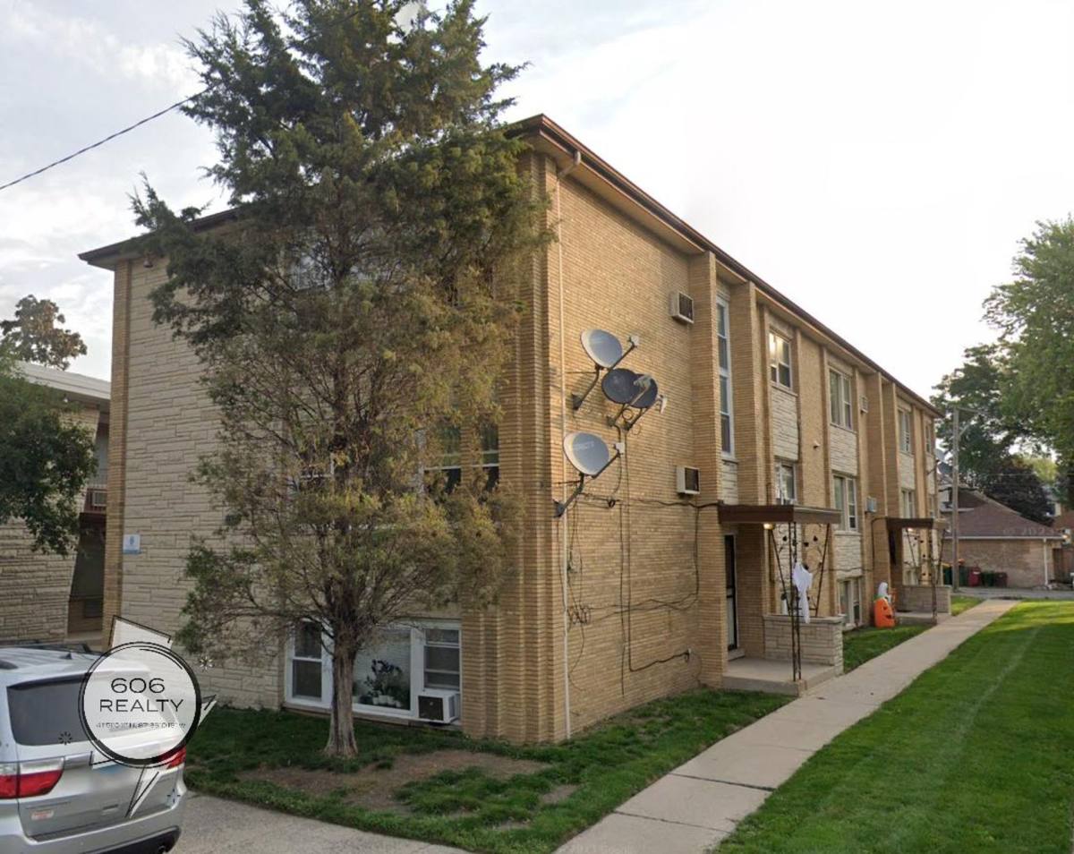 Apartment for rent at 3533 S Harlem Ave, Berwyn, IL 60402