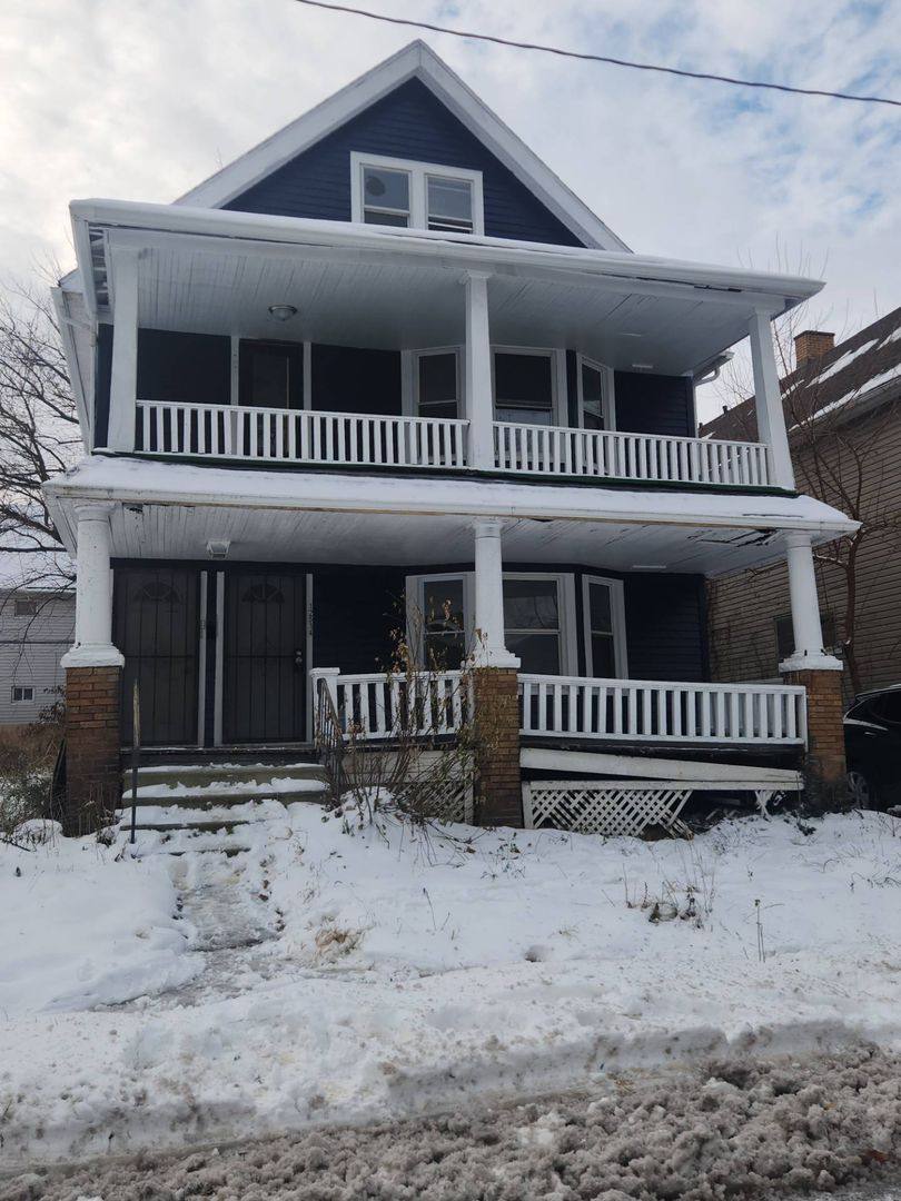 Townhouse for rent at 12514 Locke Ave, Cleveland, OH 44108