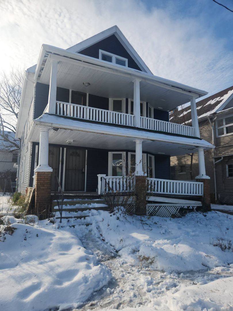 Townhouse for rent at 12514 Locke Ave, Cleveland, OH 44108