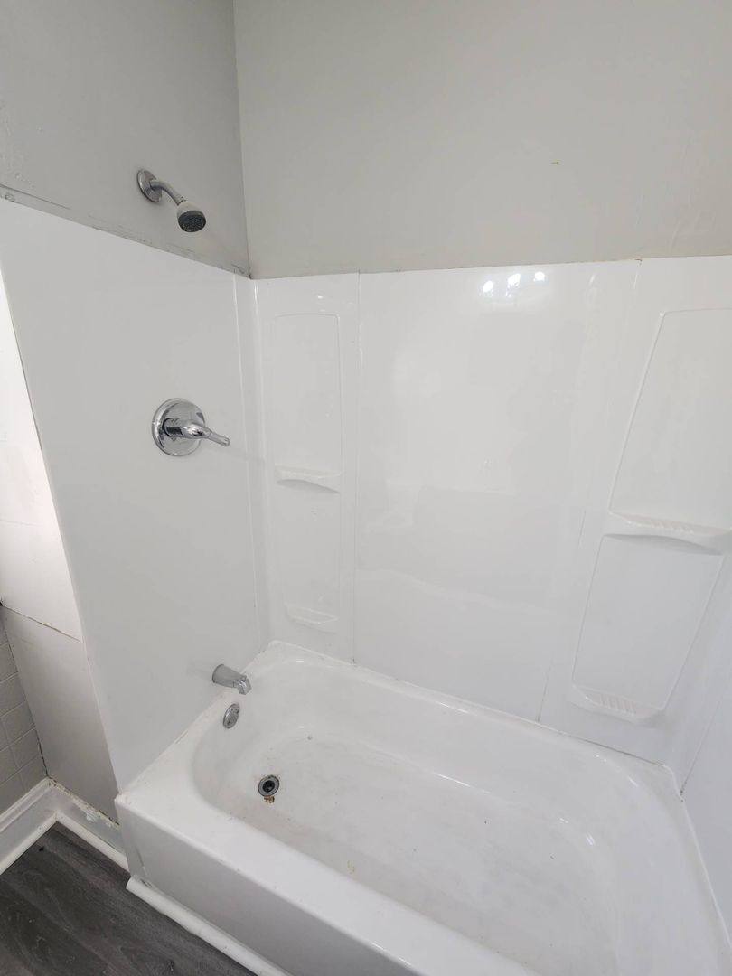 Townhouse for rent at 12514 Locke Ave, Cleveland, OH 44108