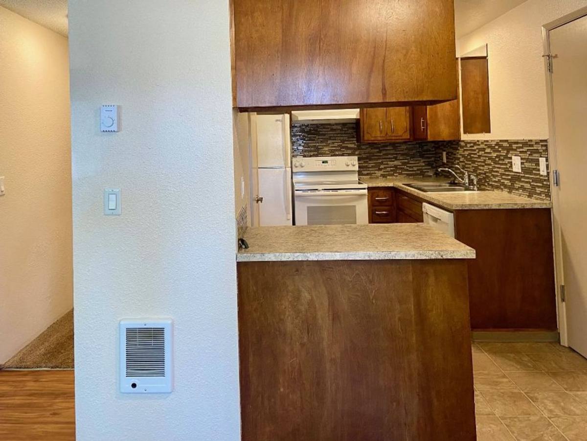 Apartment for rent at 88092-88094 Fifth Ave, Veneta, OR 97487