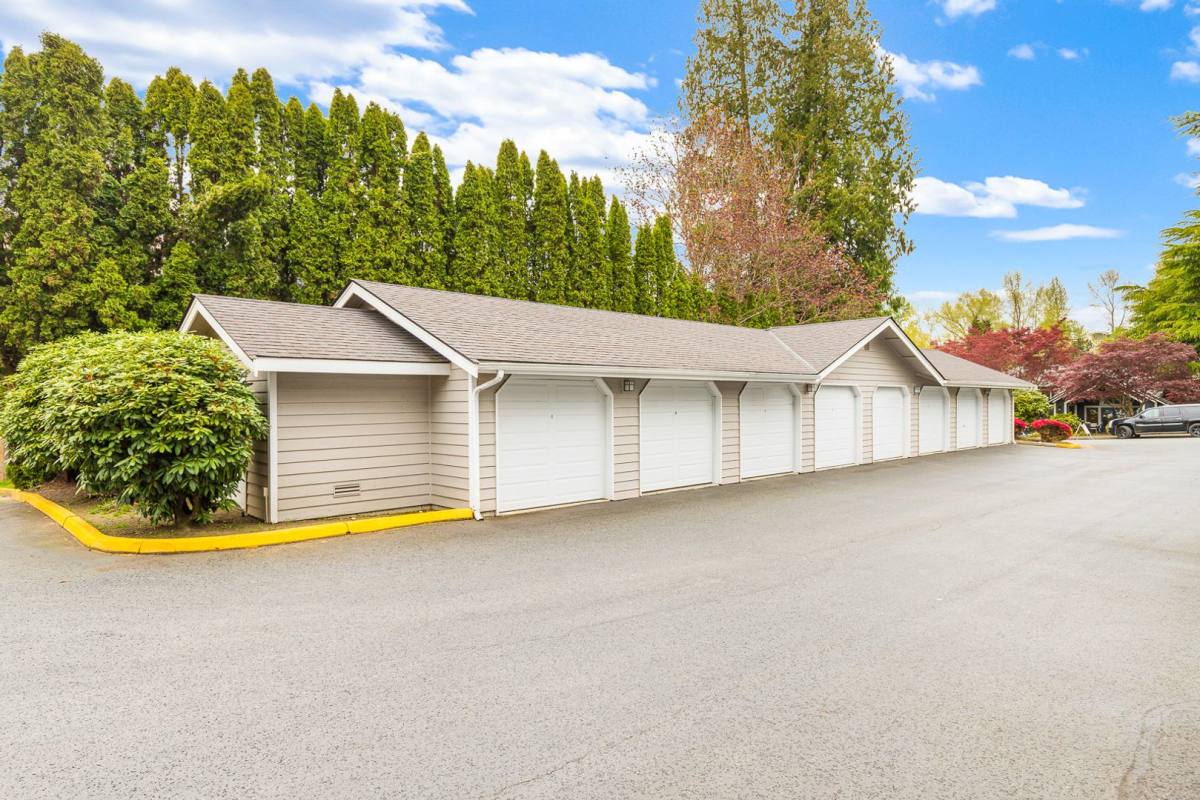 Condo for rent at 14058 NE 181st St #F304, Woodinville, WA 98072