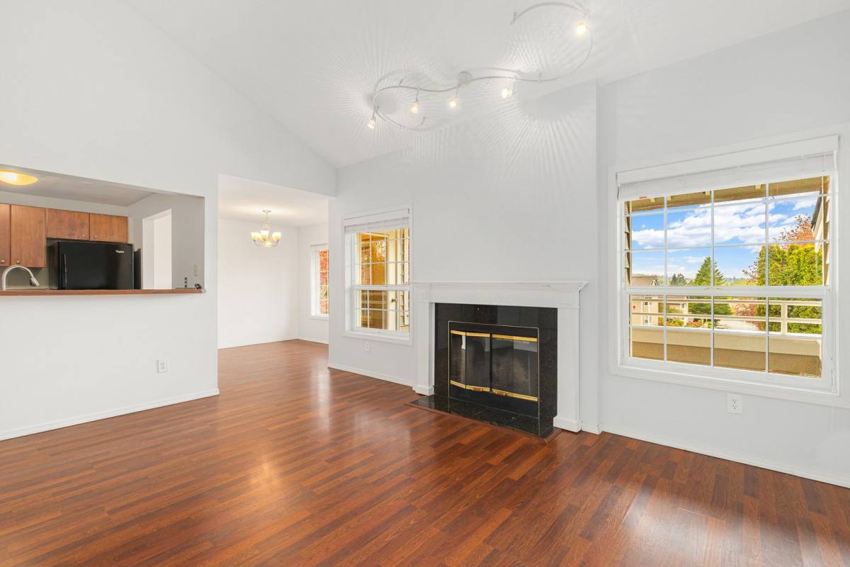 Condo for rent at 14058 NE 181st St #F304, Woodinville, WA 98072