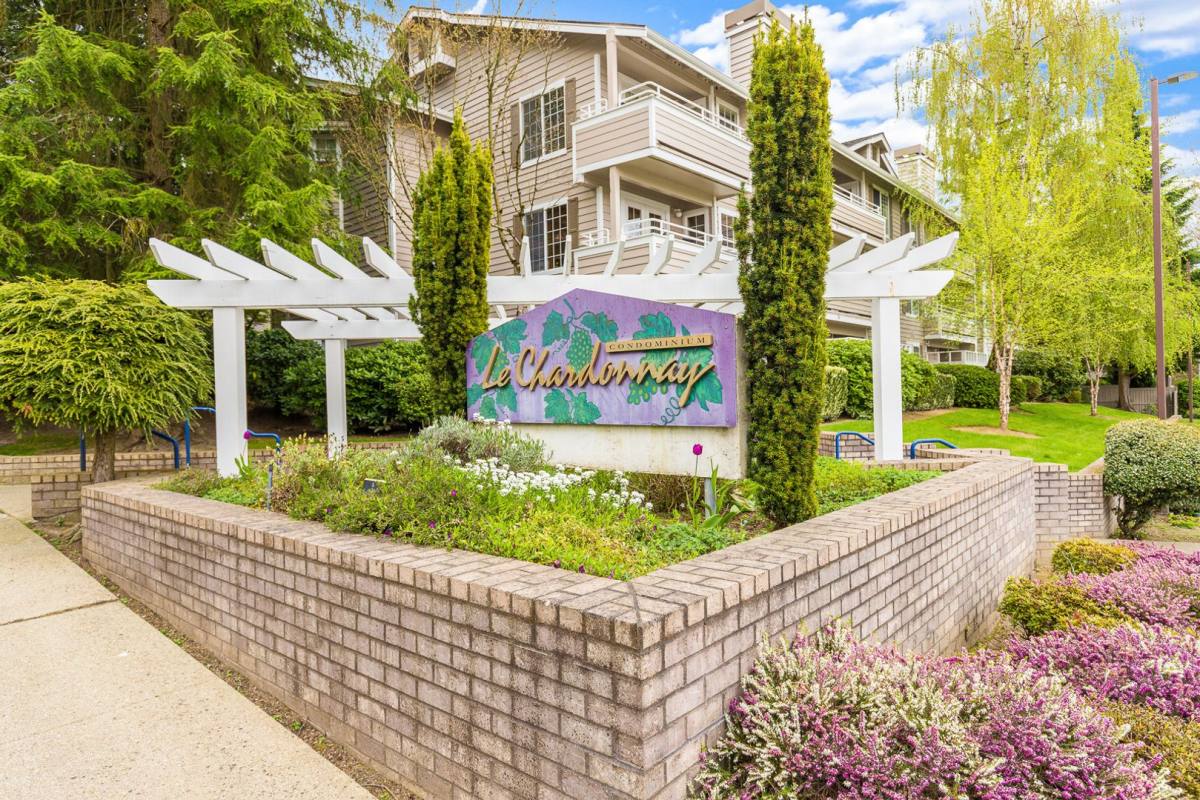 Condo for rent at 14058 NE 181st St #F304, Woodinville, WA 98072