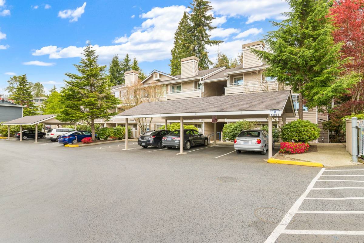 Condo for rent at 14058 NE 181st St #F304, Woodinville, WA 98072