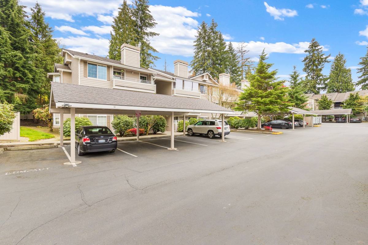 Condo for rent at 14058 NE 181st St #F304, Woodinville, WA 98072