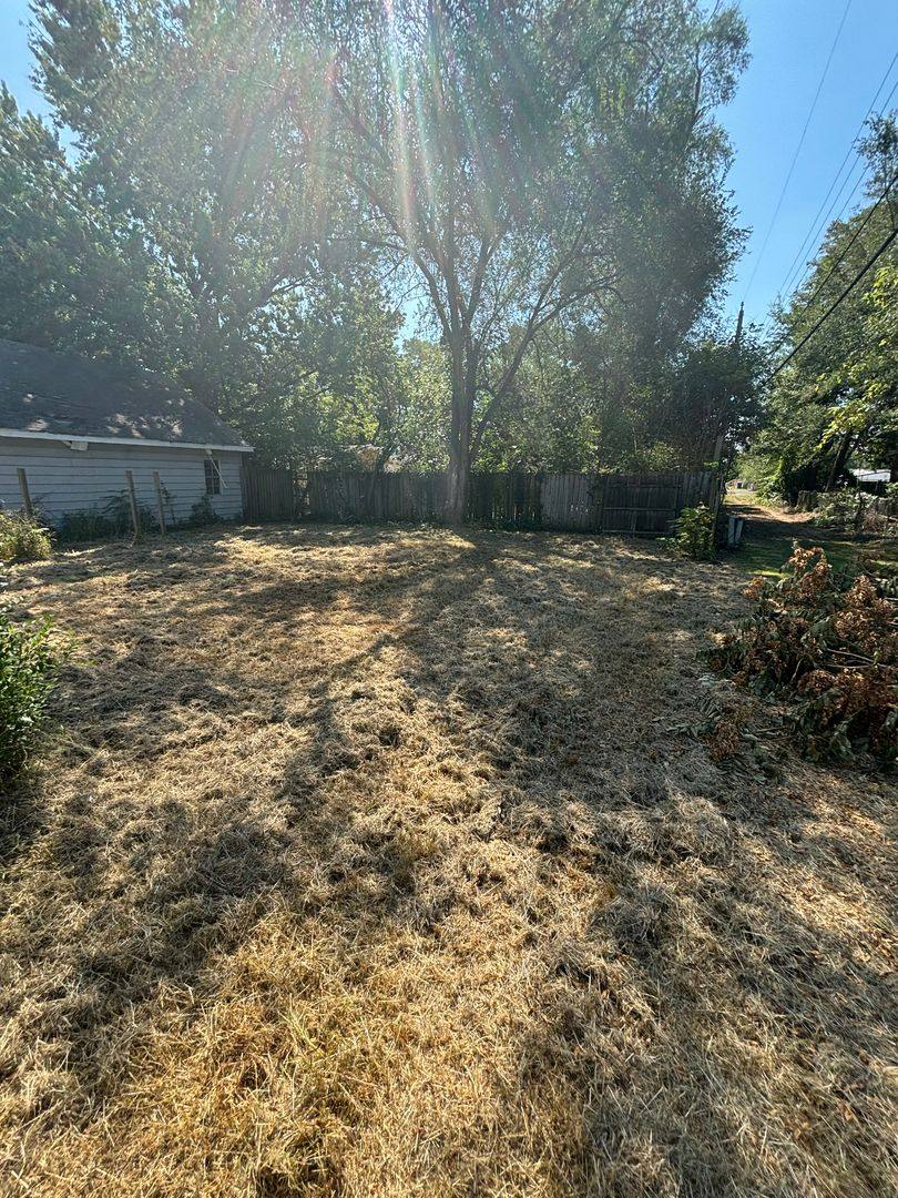House for rent at 1602 Park St, South Roxana, IL 62087