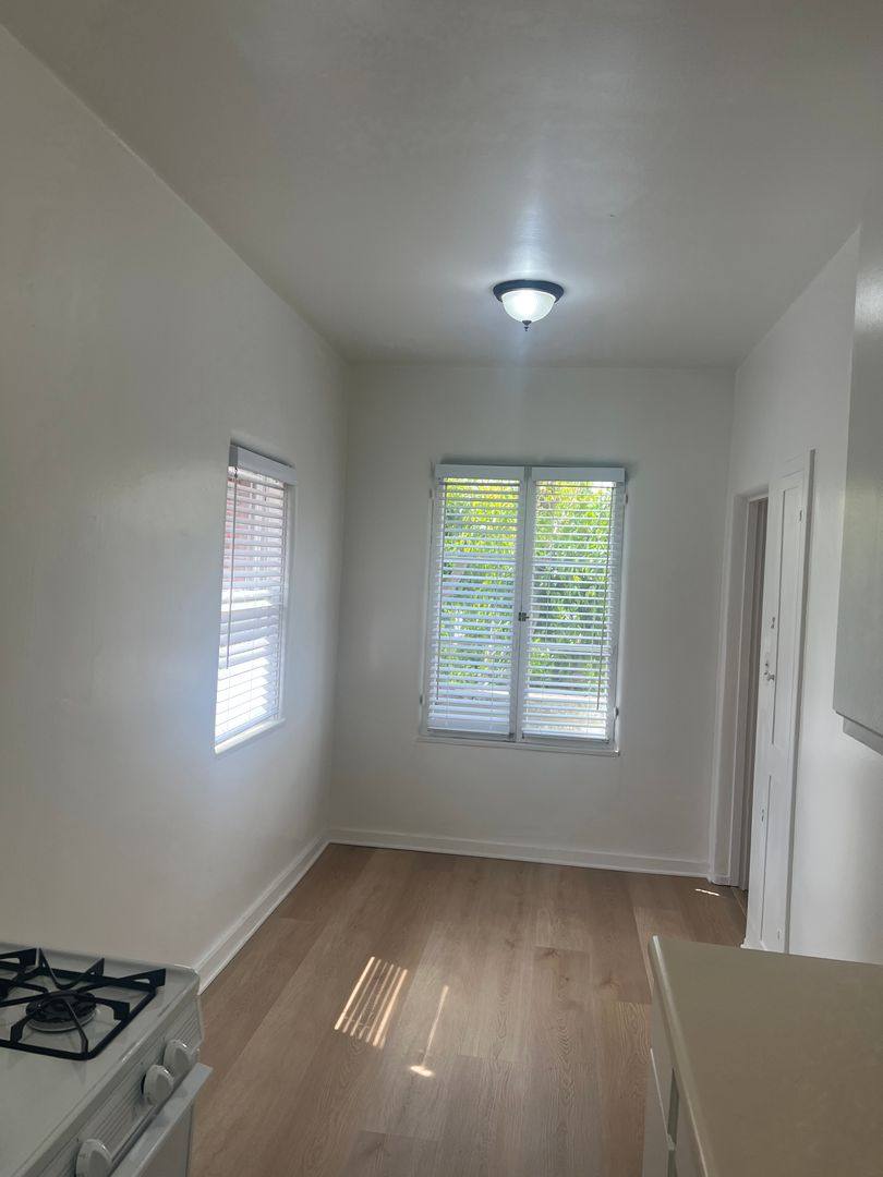Apartment for rent at 732 S Mansfield Ave, Los Angeles, CA 90036