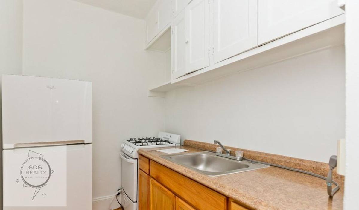 Apartment for rent at 7542 Adams St, Forest Park, IL 60130