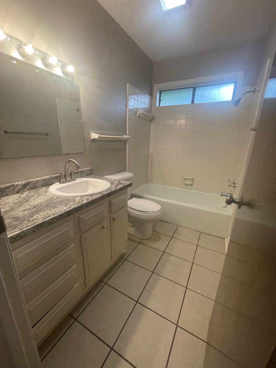 Apartment for rent at 2000 2004 Simmons St, Alexandria, LA 71303