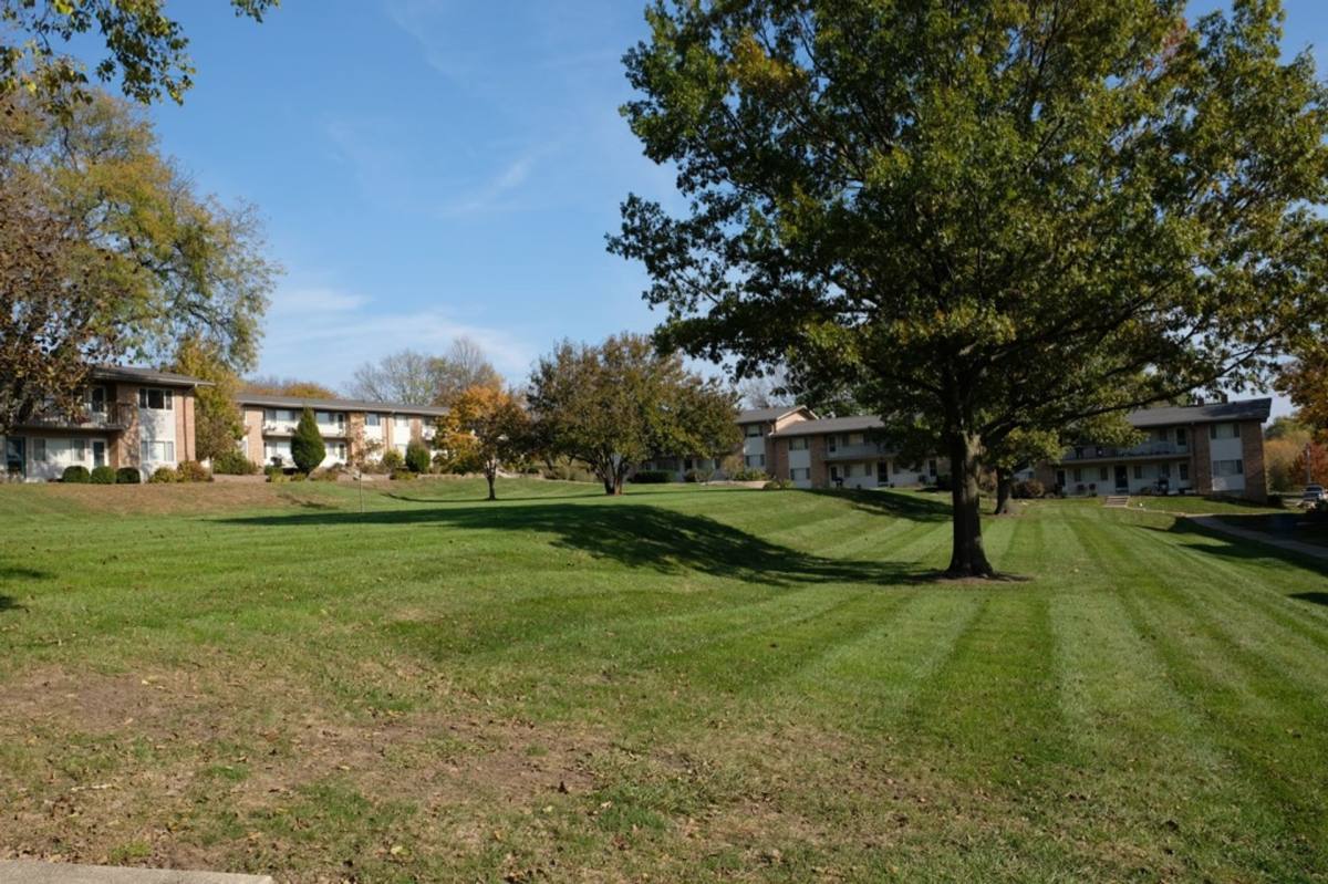 Apartment for rent at 703 Jersey Ave, Bloomington, IL 61701