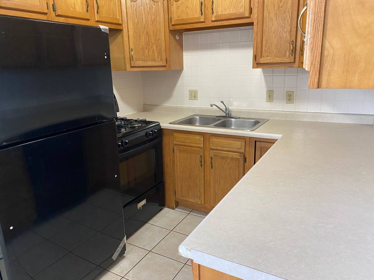 Apartment for rent at 703 Jersey Ave, Bloomington, IL 61701