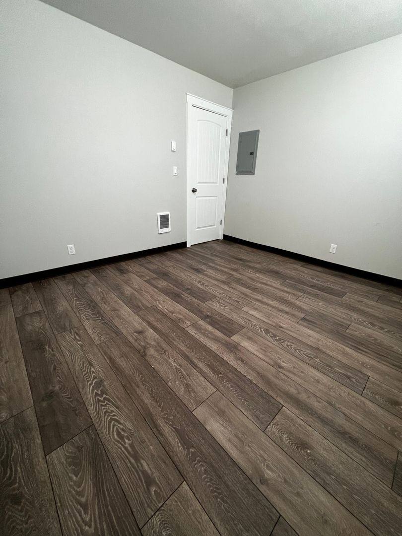 Apartment for rent at 158 N 3rd St, Jefferson, OR 97352