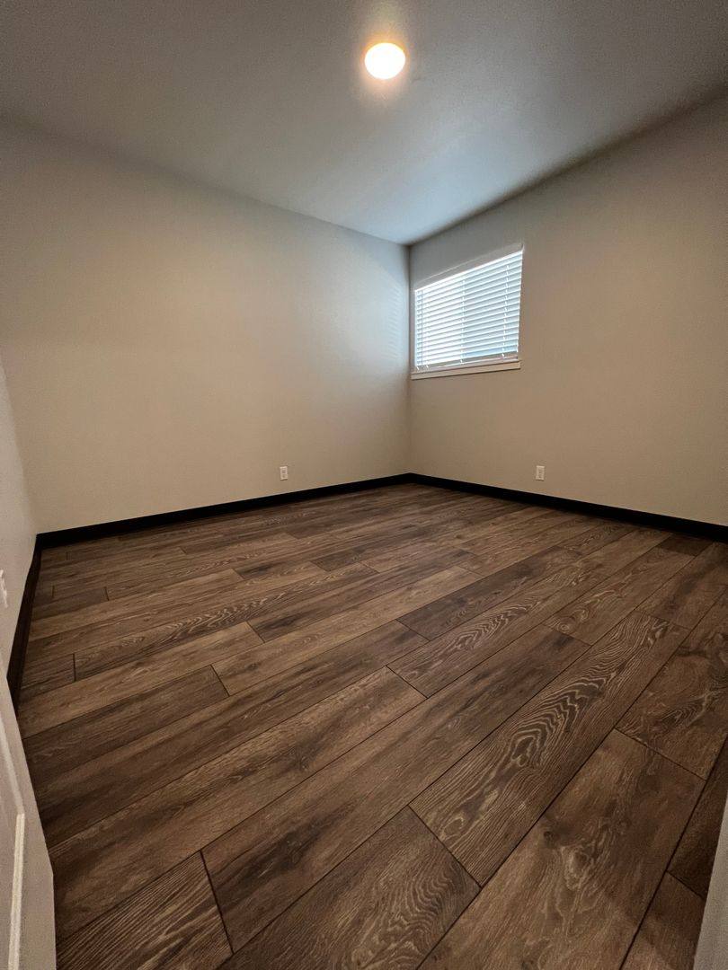Apartment for rent at 158 N 3rd St, Jefferson, OR 97352