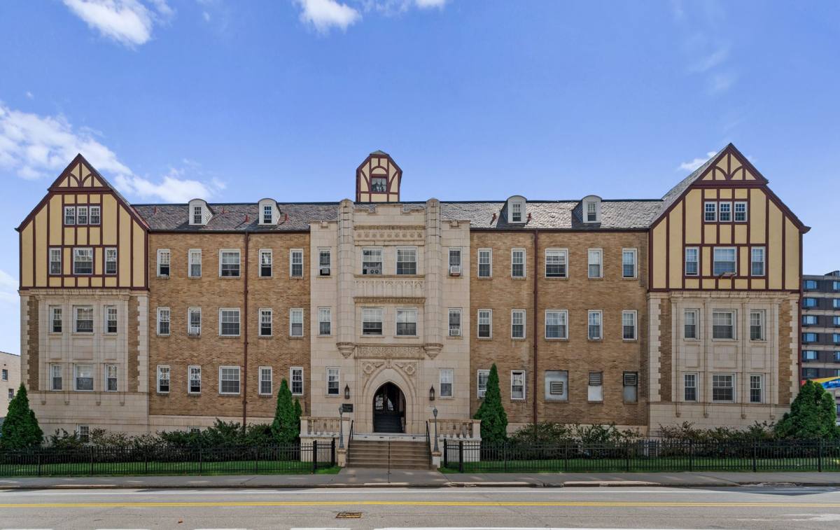 Apartment for rent at 4600 Bayard St, Pittsburgh, PA 15213