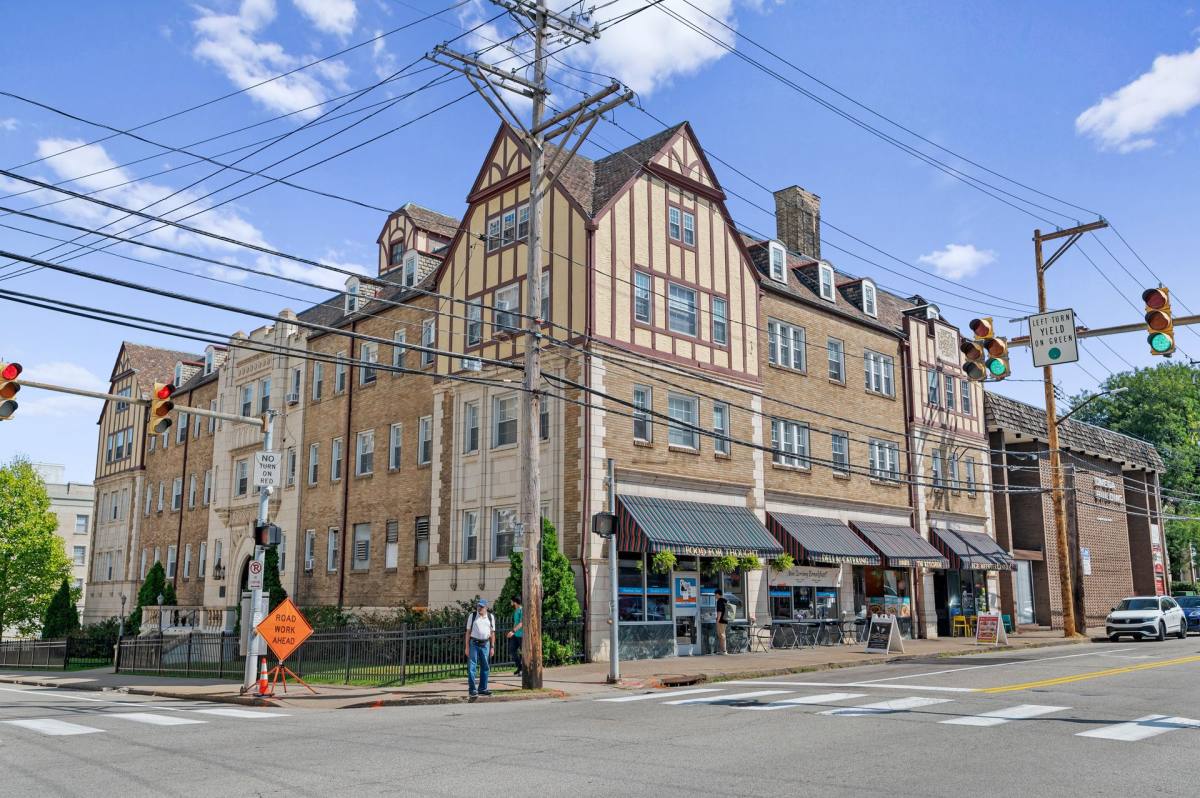 Apartment for rent at 4600 Bayard St, Pittsburgh, PA 15213