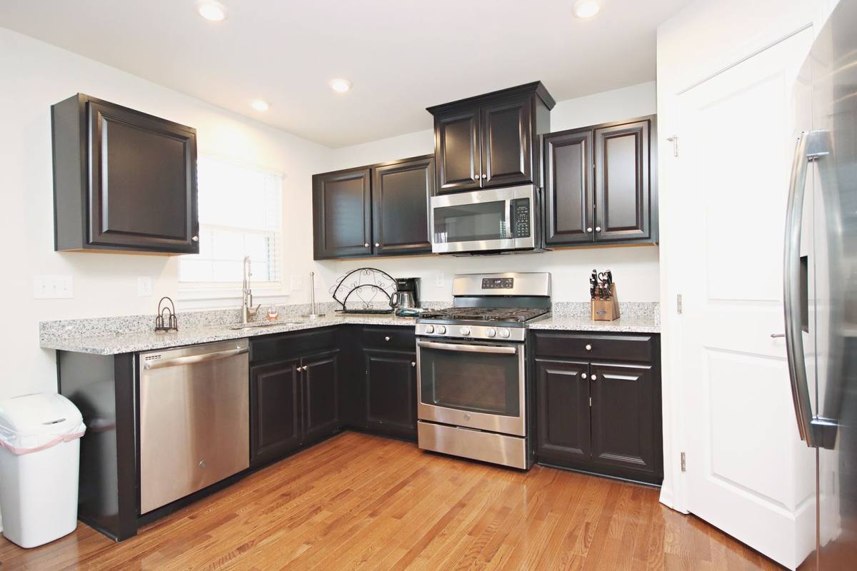 House for rent at 4393 Sunset Dr, Charlottesville, VA 22911
