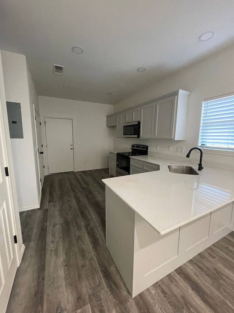 Apartment for rent at 265 & 267 Chisholm Trail, Paris, TX 75462