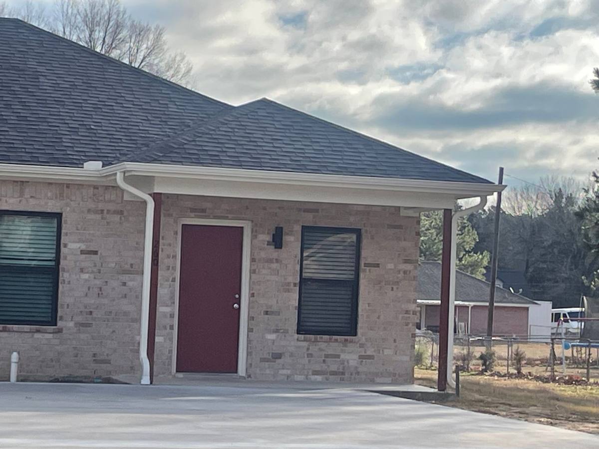 Apartment for rent at 265 & 267 Chisholm Trail, Paris, TX 75462