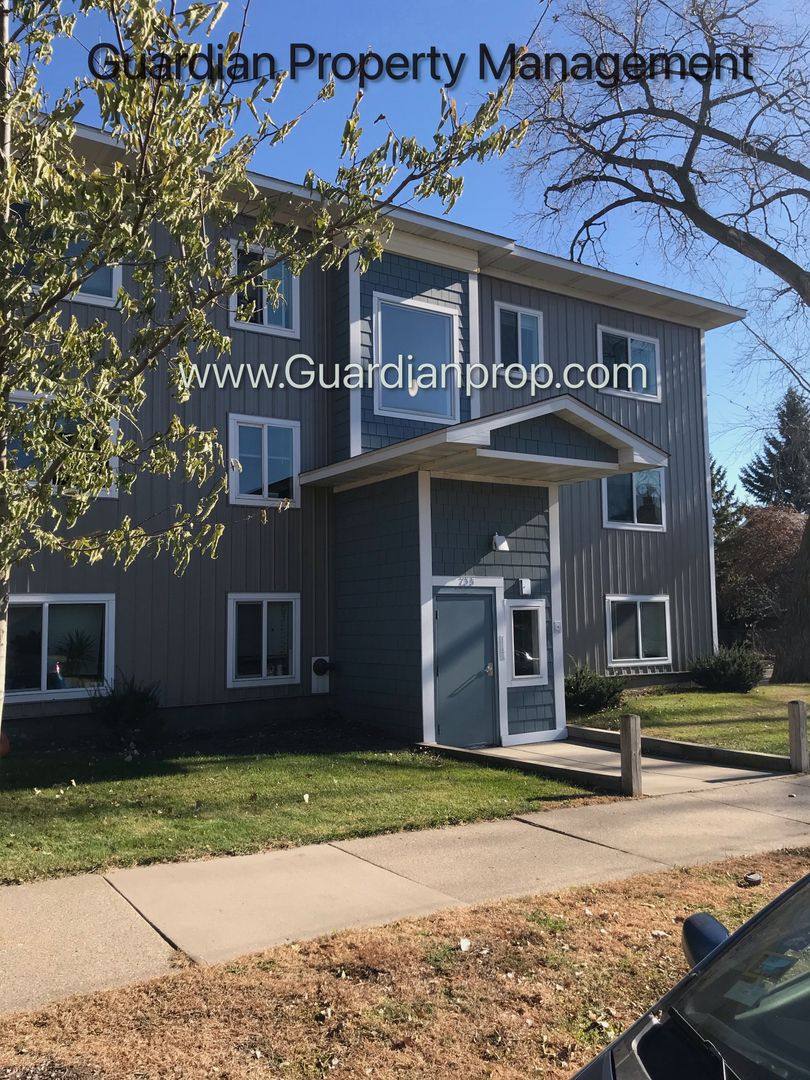 Apartment for rent at 735 Tyler St NE, Minneapolis, MN 55413